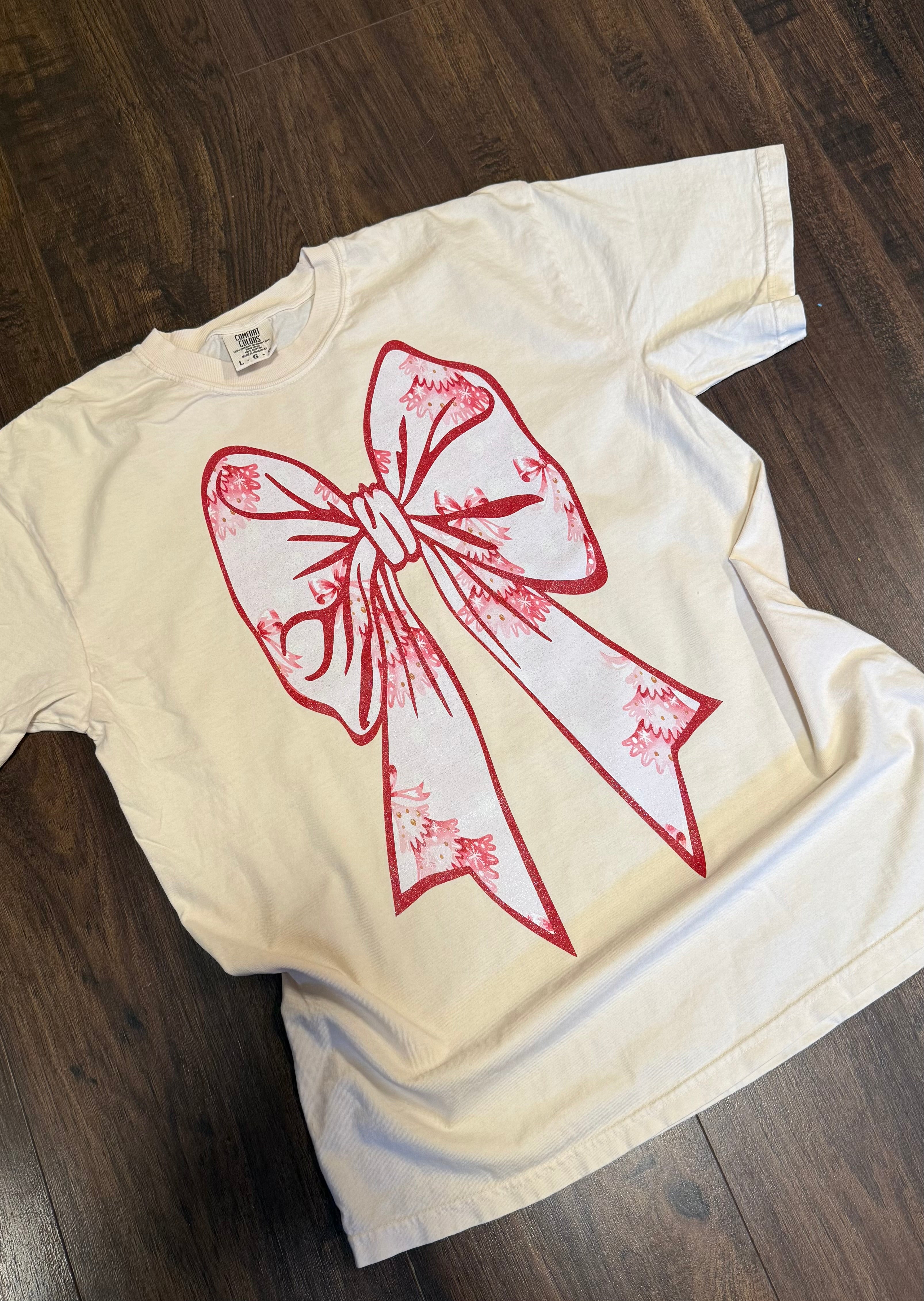 Pink oversized bow Christmas tree tee-Ivory